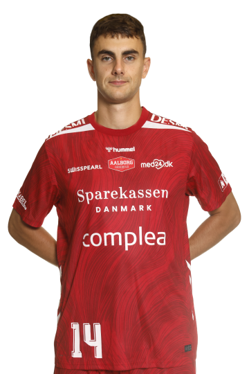 14 Mads Hoxer half
